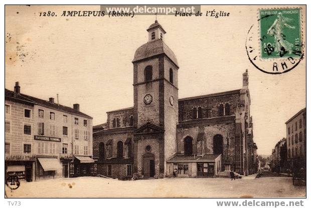 Cpa 269  - AMPLEPUIS - Place De L'église - Amplepuis