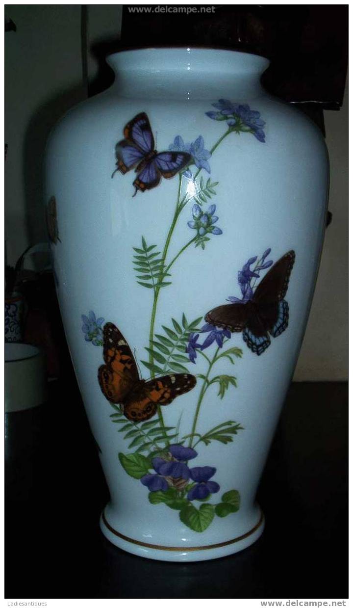 J. Wilkinson  - Vase En Porcelaine - Porseleinen Vaas - Porcelain Vase - VA 177 - Non Classés