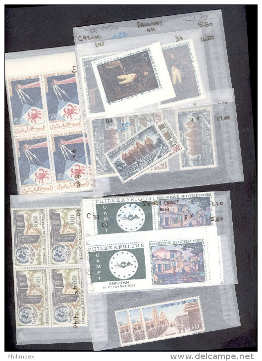 AFRICA - GOOD GROUP NEVER HINGED SETS IN GLASSINES **! - Vrac (min 1000 Timbres)