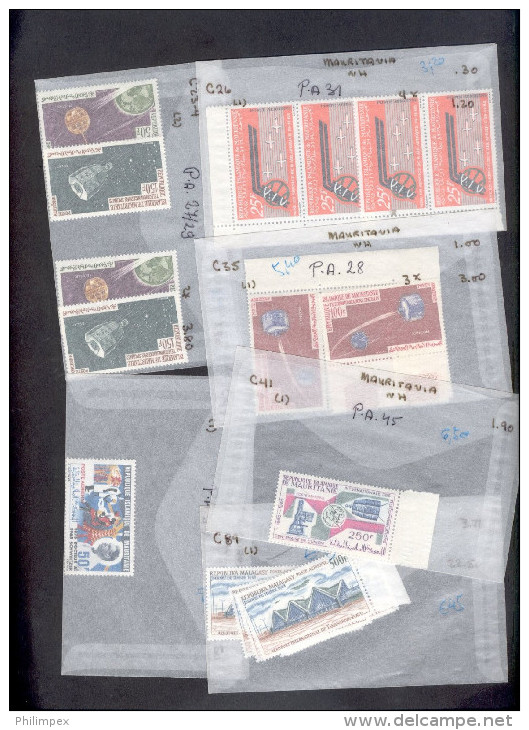 AFRICA - GOOD GROUP NEVER HINGED SETS IN GLASSINES **! - Vrac (min 1000 Timbres)