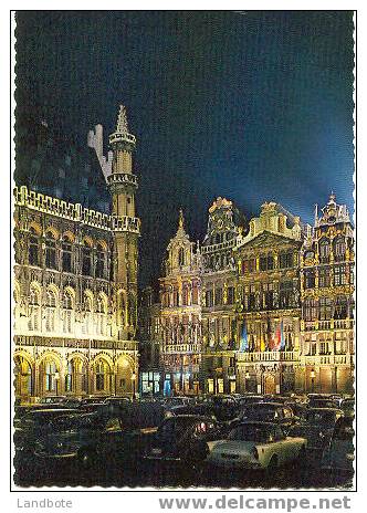 Bruxelles Brussel Un Coin De La Grand´Place Een Kijke Op De Grote Markt - Bruselas La Noche