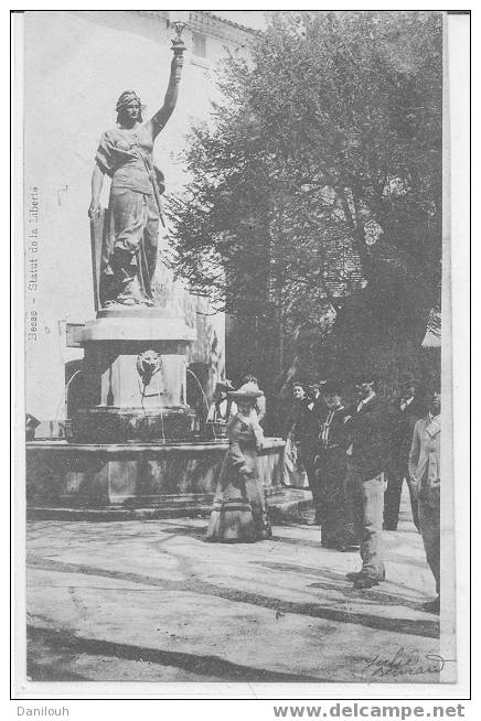 83 // VAR / BESSE / La Statue De La Liberté / ANIMEE / - Besse-sur-Issole