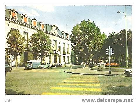 AUBERVILLIERS , La Mairie ;  + Illustréed'une Estafette RENAULT Et DS CITROEN  ; B/TB - Aubervilliers