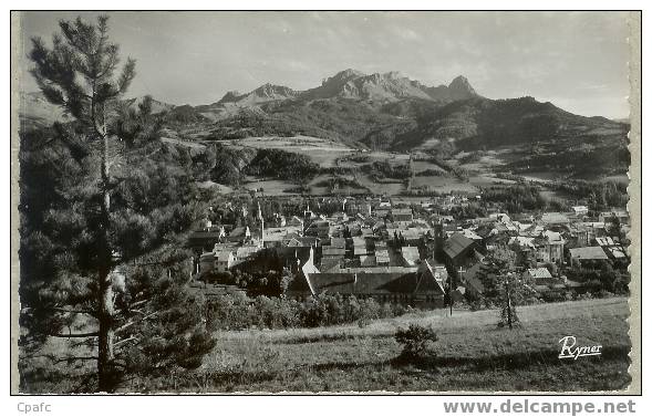 CPSM FORMAT CPA VUE GENERALE - Barcelonnette