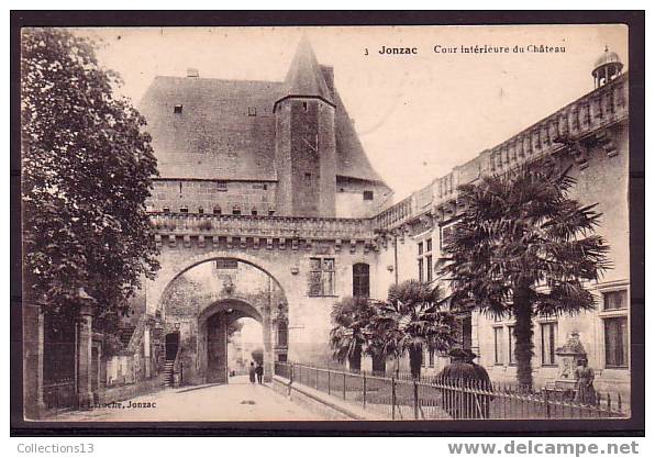 CHARENTE MARITIME - Jonzac - Cour Interieure Du Chateau - Jonzac