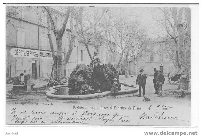 84 // VAUCLUSE / PERTUIS / Place Et Fontaine De Diane / N° 1504 Lacour / ANIMEE - Pertuis