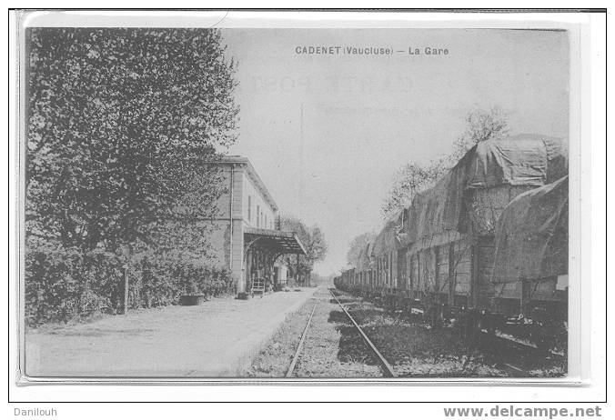 84 // VAUCLUSE / CADENET / La Gare (wagons Bachés) Ed Breger - Cadenet