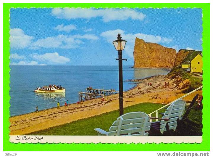 PERCÉ,QUÉBEC - BATEAU D´EXCURSION ARRIVANT À LA PLAGE EST DE PERCÉ - - Percé