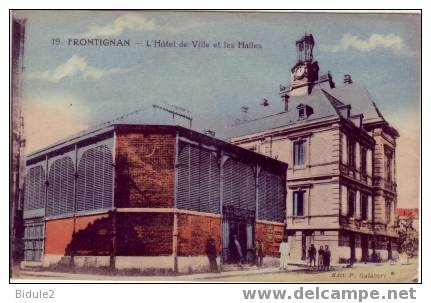 L' Hotel De Ville Et Les Halles - Frontignan