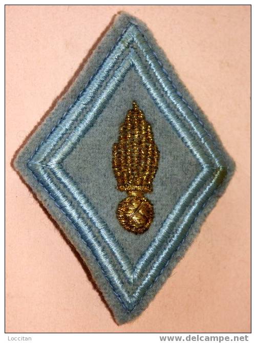 Ins Gris Bleu Grenade Dorée - Uniformen