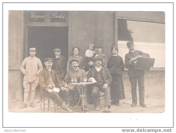 C.P.A.PHOTO TERRASSE MAISON BOULET AVEC LE FACTEUR - Thiais