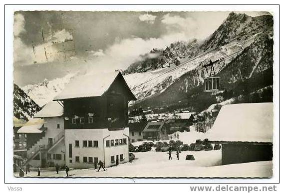 Les Houches . Le Téléphérique Et L'arrivée De La Piste Verte - Les Houches