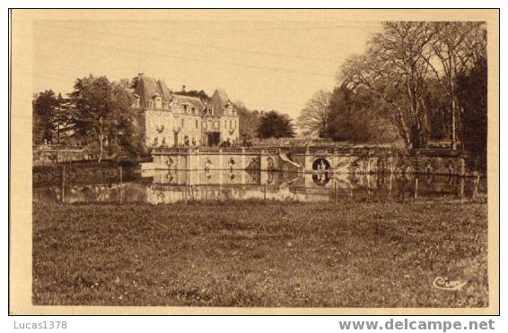 CHAMPDENIERS / CHATEAU DU PETIT CHENE - Champdeniers Saint Denis