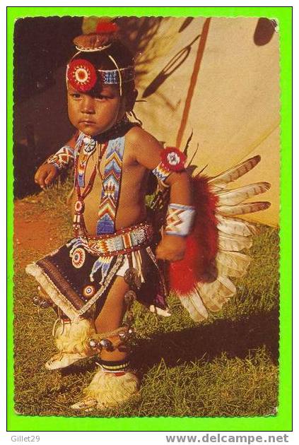 INDIEN - LITTLE NONNIE - ENFANT DE 2 ANS PAWNEE-OTOE COSTUMÉ POUR LA DANSE INDIENNE - - Indiens D'Amérique Du Nord