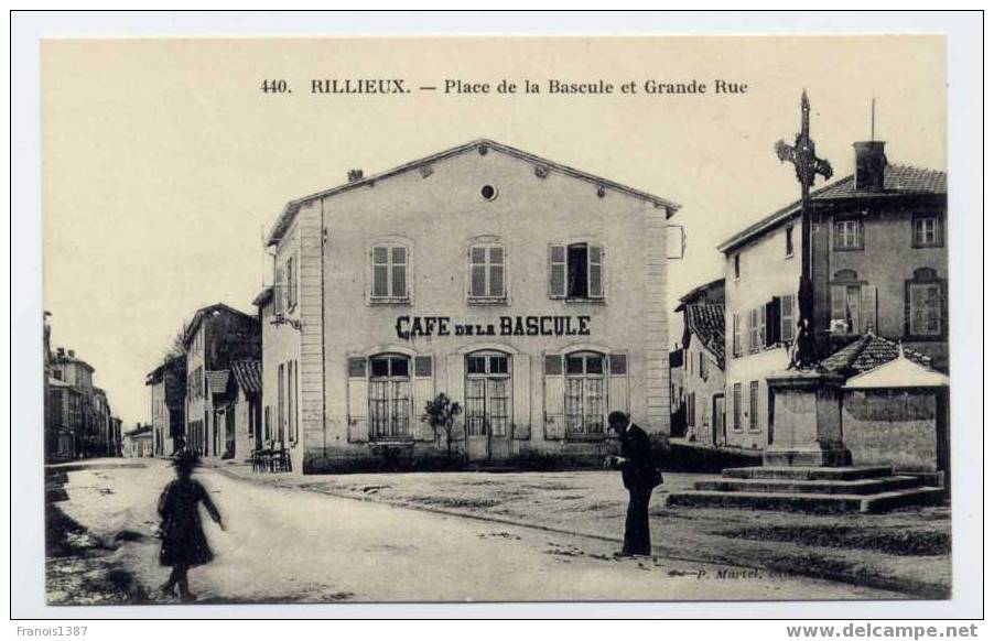 Réf 120  - RILLIEUX - Place De La Bascule Et Grande Rue (TRES JOLIE CARTE ANIMEE) - Rillieux La Pape