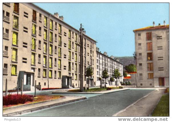 Aubagne Cité Gantheaume Esplanade Charles De Gaulle 2 CP à Voir - Aubagne