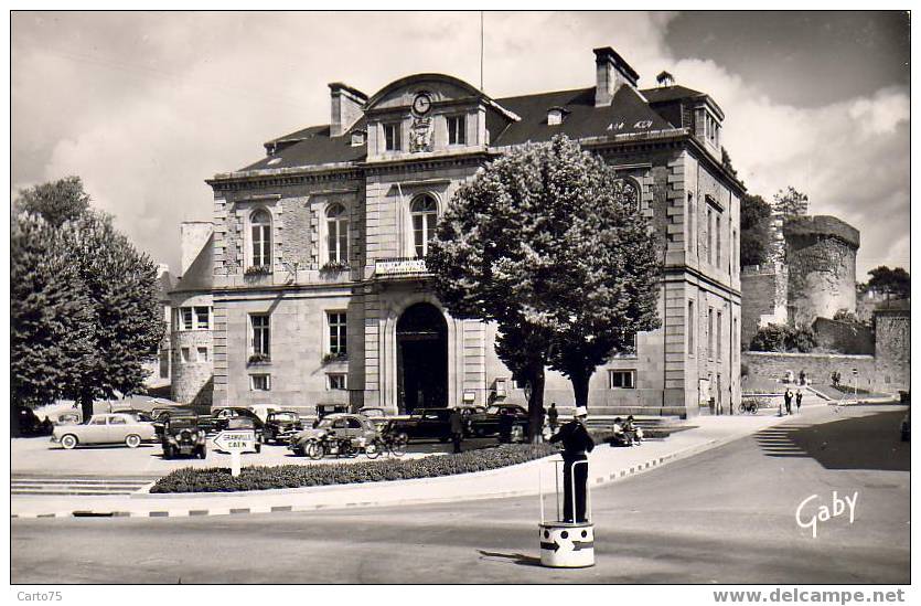 AVRANCHES 50 - Hôtel De Ville (automobiles) - Avranches