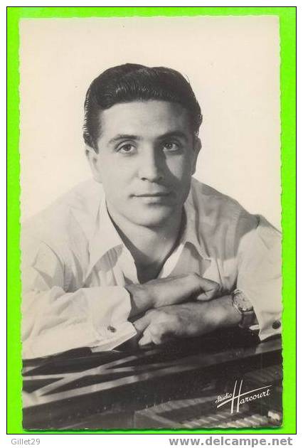 GILBERT BÉCAUD - STUDIO HARCOURT - ÉDITIONS  DU GLOBE - CARTE JAMAIS ÉTÉ UTILISÉE - - Artistes