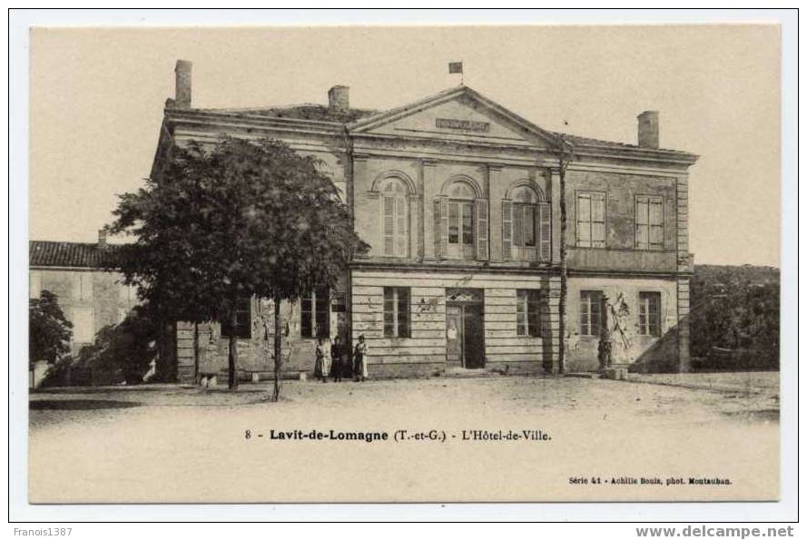 Réf 123  -  LAVIT-de-LOMAGNE- L´Hôtel De Ville -  CARTE ANIMEE - Dos Non Divisé < 1903 - Lavit