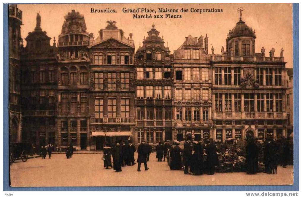 * Brussel - Bruxelles * (S. Theys) La Grand'Place, Maisons Des Corporations, Marché Aux Fleurs, Bloemenmarkt, Hoeden - Mercadillos