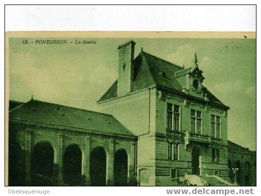 50 PONTORSON MAIRIE AVEC CHARETTE N° 43 - Pontorson