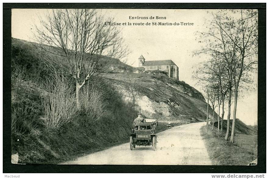 89 - SAINT MARTIN DU TERTRE - (461 Habitants En 1901) - L'Église Et La Route - BELLE ANIMATION - Saint Martin Du Tertre