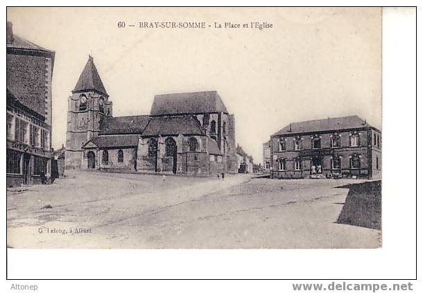 La Place Et L'église - Bray Sur Somme