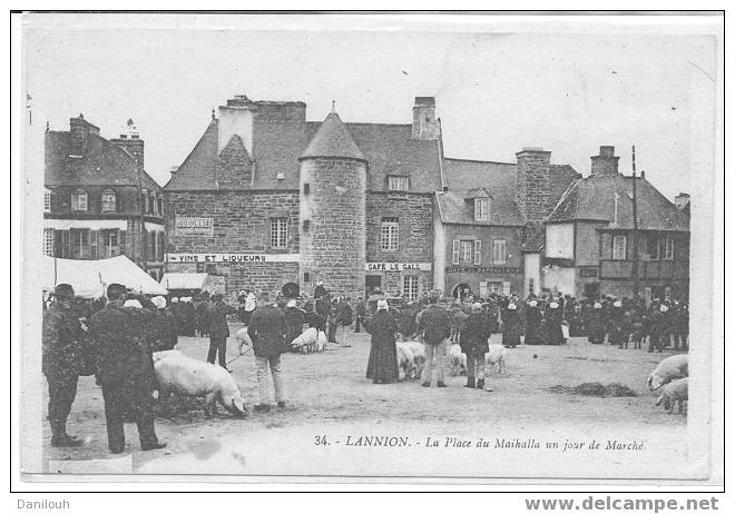 22 //COTES D ARMOR / LANNION / Place Du Maihalla Un Jour De Marché / N° 34 / ANIMEE / ** - Lannion