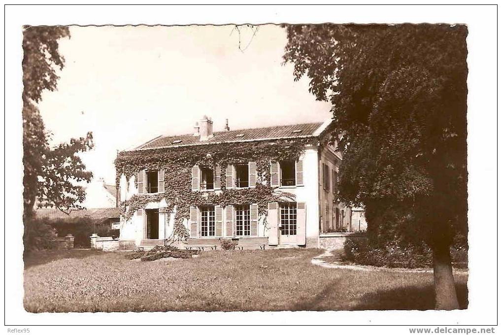 ORMESSON-SUR-MARNE - Sa Mairie - Son Parc - Ormesson Sur Marne