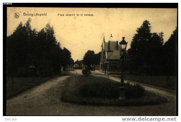 2236 - Bourg-Léopold  Place Léopold Et Kiosque - Leopoldsburg