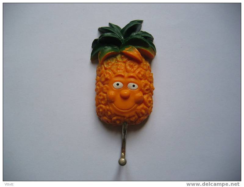 Magnet : Ananas (visage) Avec Crochet (9,5 Cm De Haut, 3,8 Cm De Large) - Magnete