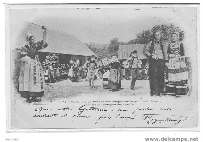 29 // FINISTERE /PONT L ABBE / Jeune Fille Remportant Le Premier Prix De La Gavotte, Dansée En L´honneur Des Mariés - Pont L'Abbe