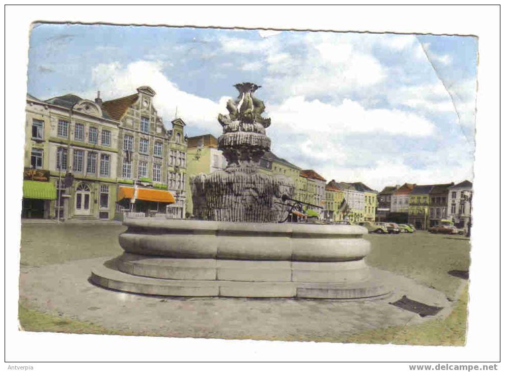 Oudenaarde Fontein En Grote Markt - Oudenaarde