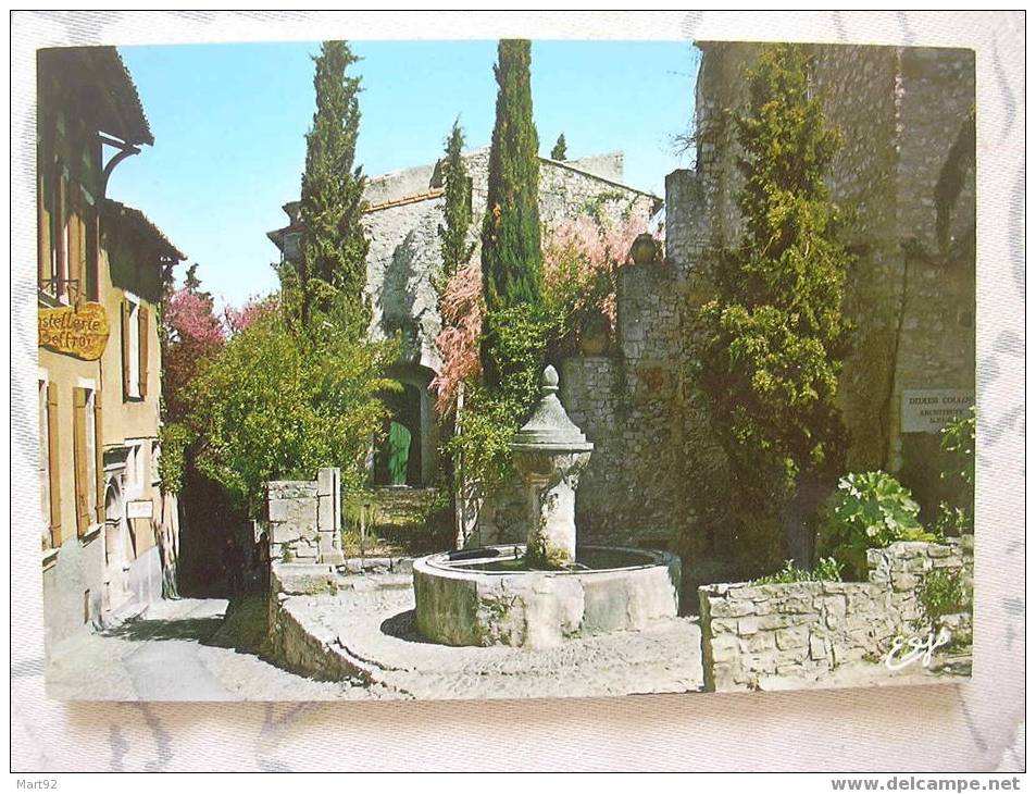 84 VAISON LA ROMAINE VIEILLE FONTAINE HOSTELLERIE LE BEFFROI - Vaison La Romaine