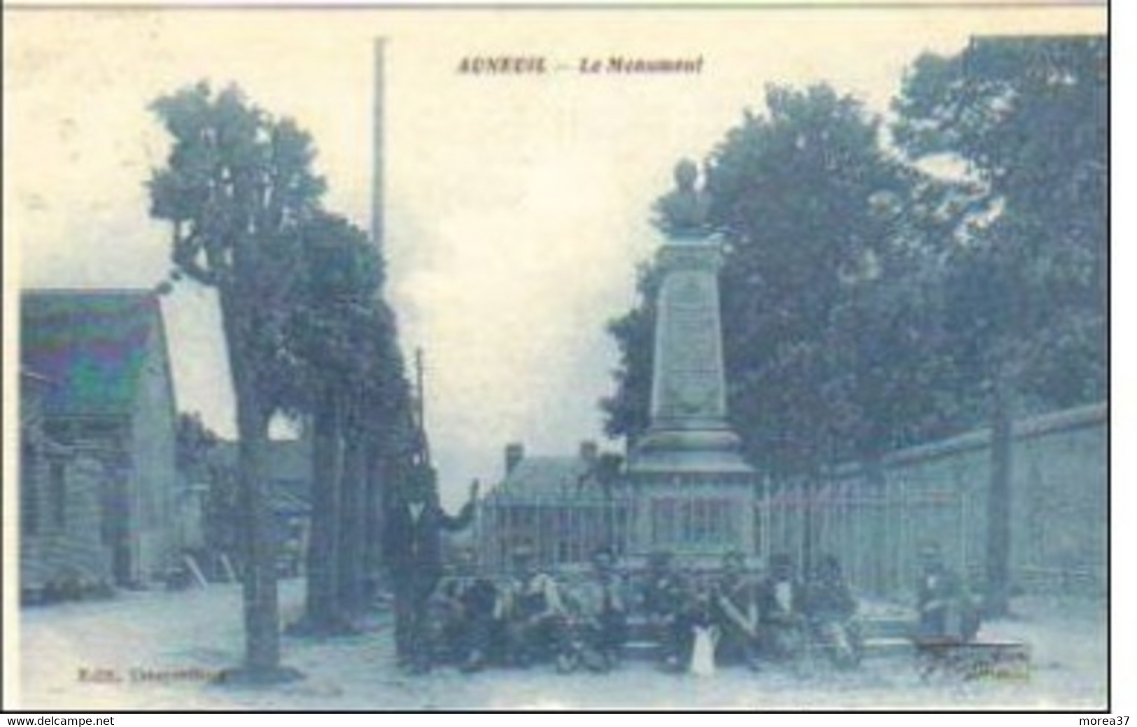 AUNEUIL   LE MONUMENT - Auneuil