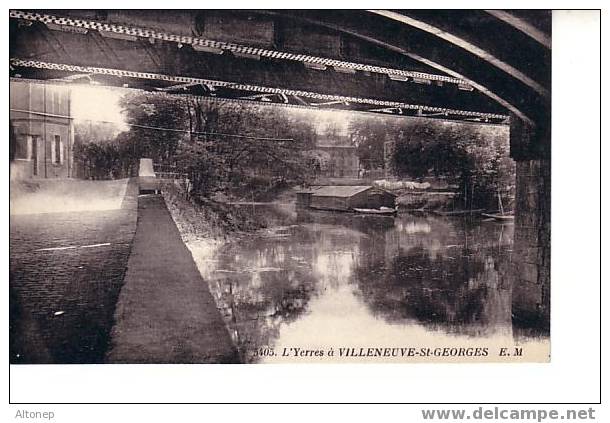 Villeneuve Saint Georges : Sous Le Pont De L'Yerres - Villeneuve Saint Georges