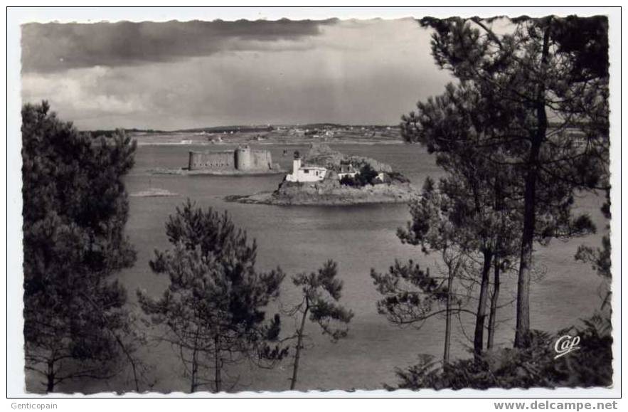 G5 -  CARANTEC - L'Île LOUËT Et Le Chateau Du Taureau (1955) - Carantec