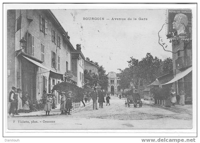 38 // ISERE / BOURGOIN / Avenue De La Gare, Viallate Photo - Bourgoin