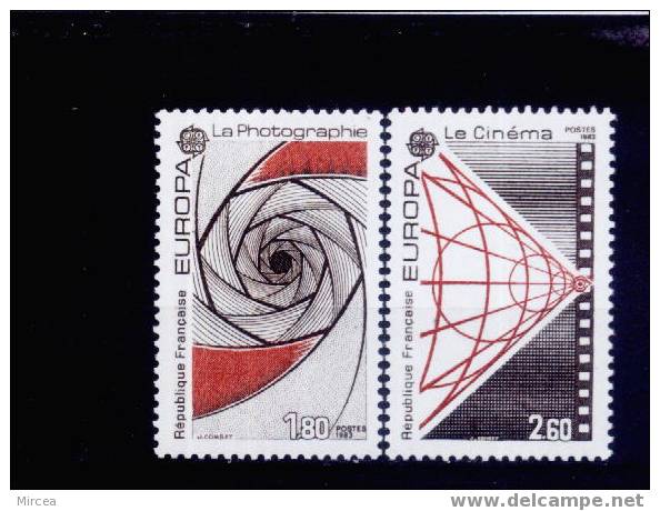 C3201 - France 1983 -  Yv.no.2270/1 Neufs** - 1983