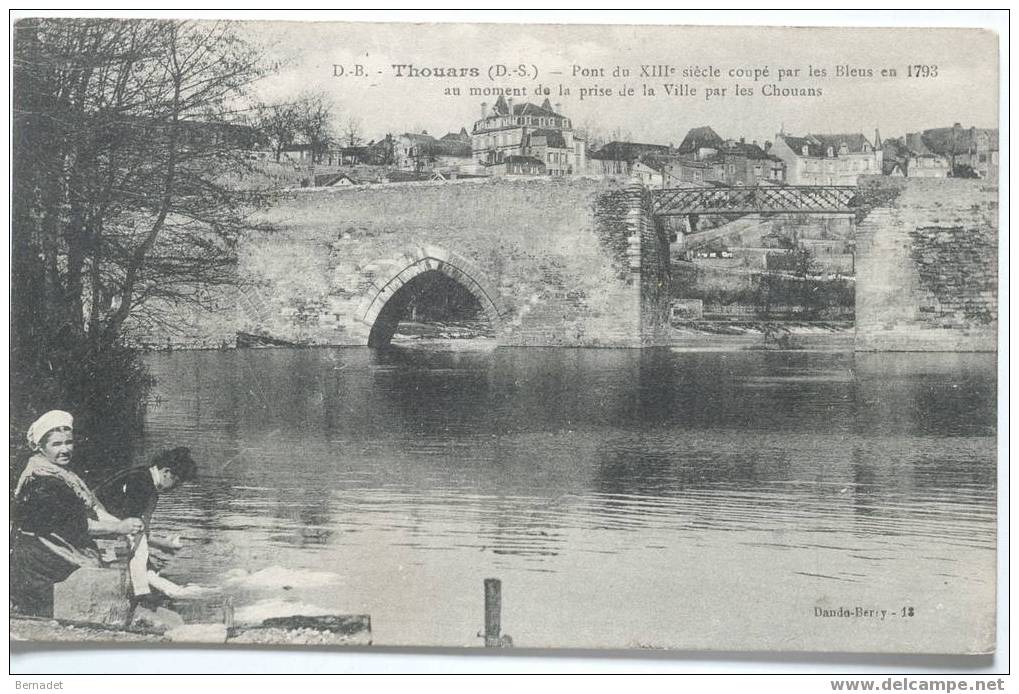 THOUARS..... LE PONT...  LAVANDIERES - Thouars