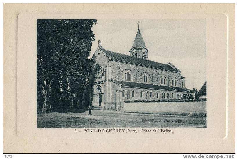 Cpa 367 - PONT De CHERUY - Place De L'église - Pont-de-Chéruy