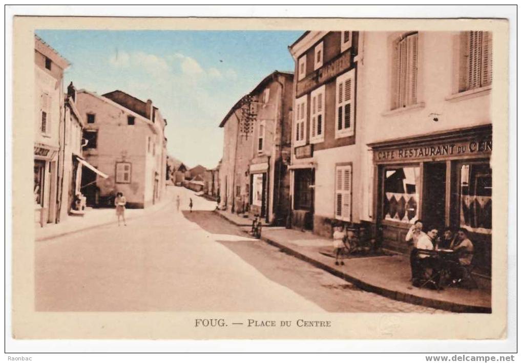 CPA--54---FOUG---CAFE---PLACE Du CENTRE - Foug