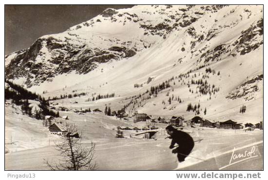 Val D'Isère Vue Générale Cachet Grand Hôtel Parisien Neige Skieur à Voir - Val D'Isere