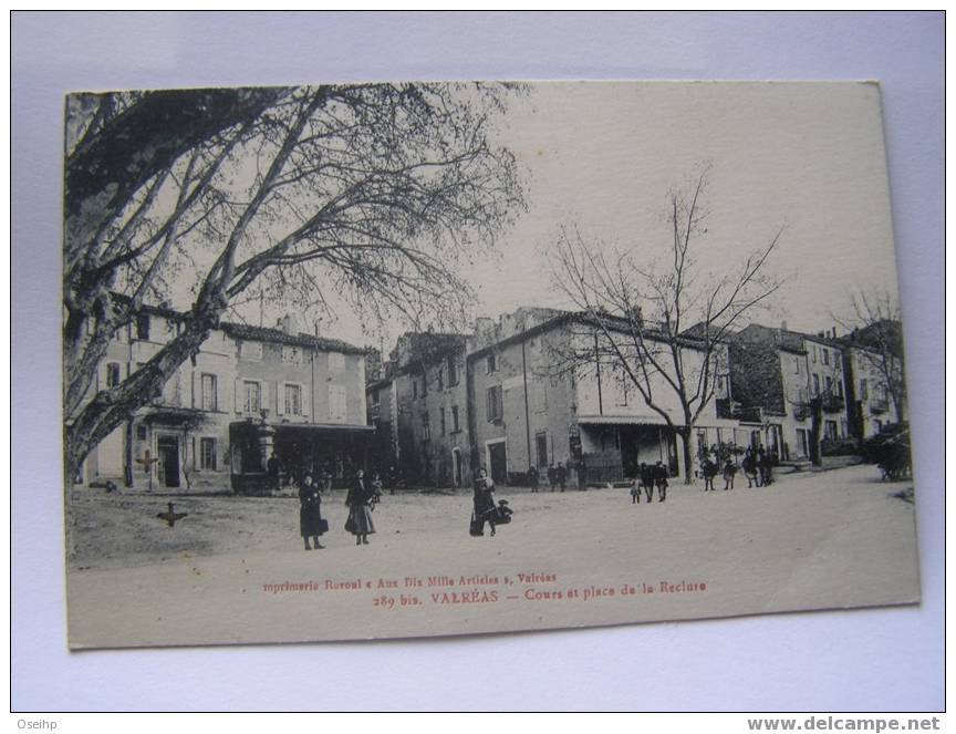 CPA 84 - VALREAS - Cours Et Place De La Reclure - Valreas