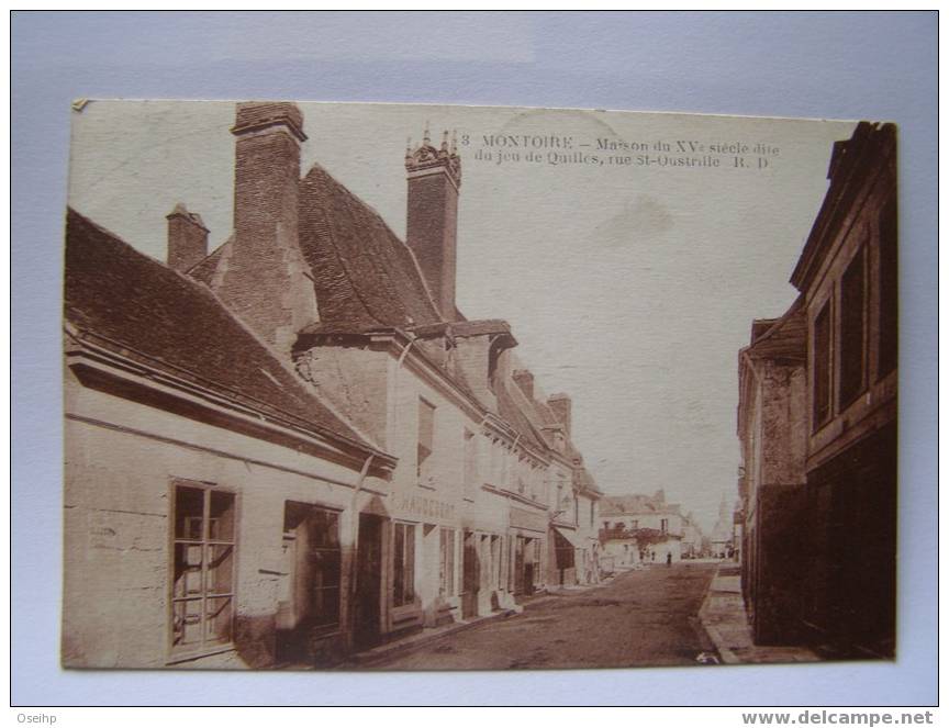 MONTOIRE - Maison Du XVe Siècle Dite Du Jeu De Quilles , Rue St-Oustrille - Montoire-sur-le-Loir