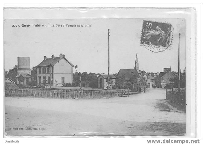 56 // MORBIHAN / GUER / La Gare Et L´entrée De La Ville /  N° 2207 / - Guer Coetquidan