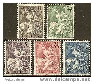 NEDERLAND 1946 Unused No Glue Stamp(s) War Victims 457-461  #290 - Unused Stamps