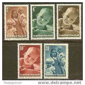 NEDERLAND 1947 OMP Kinder Zegel(s) 495-499 #663 (Mint Hinged) - Unused Stamps