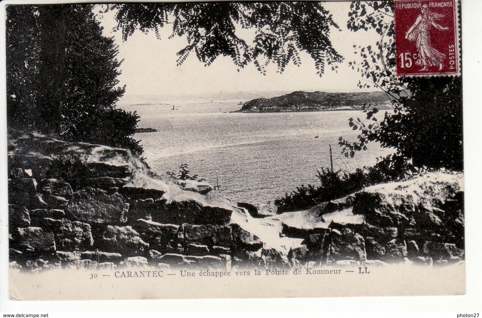 CARANTEC, échappée Vers La Pointe De Kommeur (vue à Travers Les Arbres) - Carantec