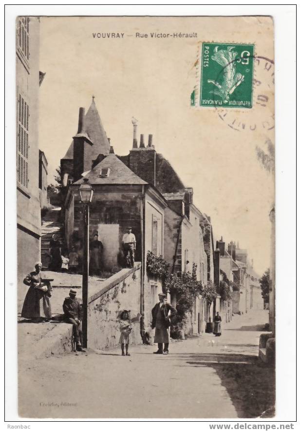 CPA---37---VOUVRAY---RUE  VICTOR-HERAULT - Vouvray